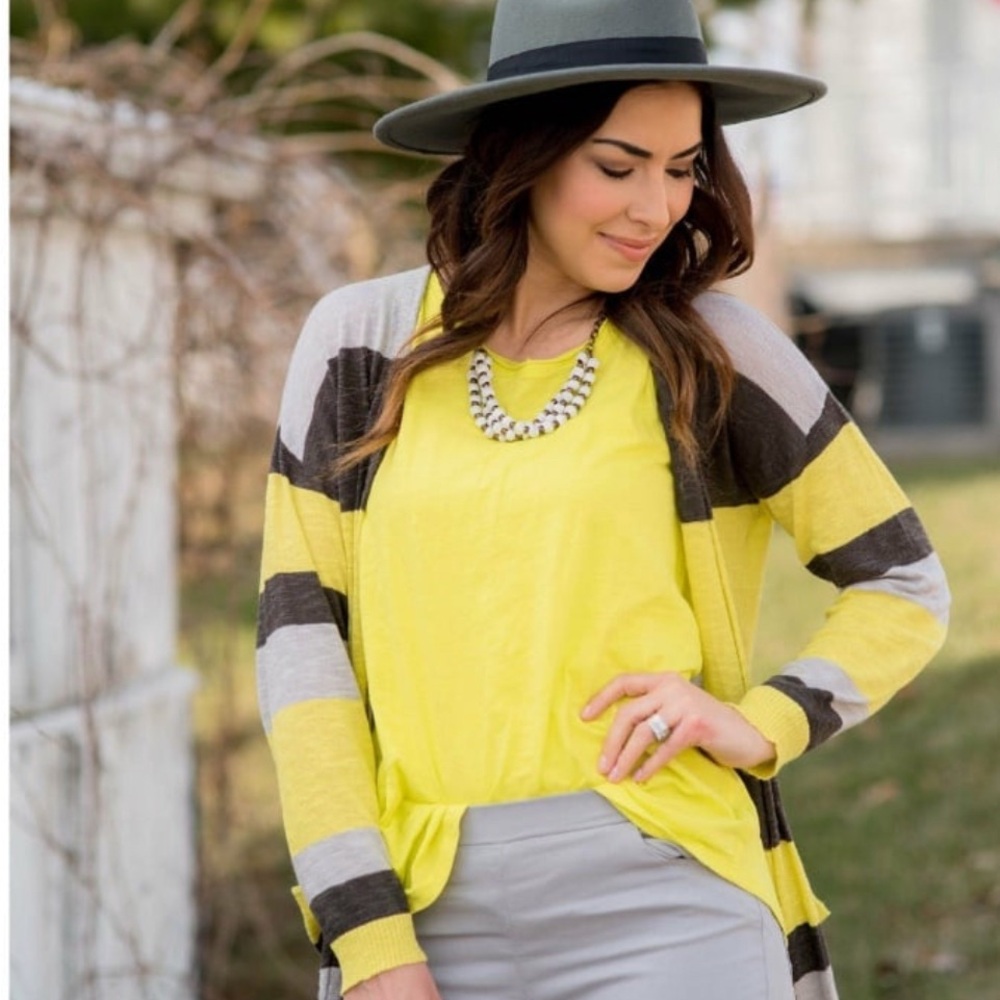 Betsey’s Boutique Lemon Lime Shades of Grey Cardigan NWOT Sz XL Yellow Stripes